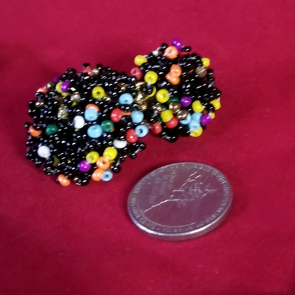 Nine Seed Beads Earrings Set - Picture 3 of 7